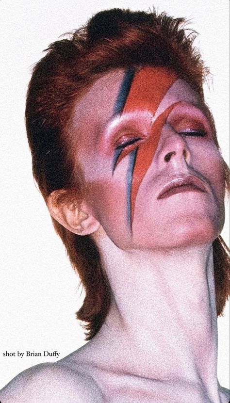 Aesthetic David Bowie, 70s Rockstar Aesthetic, David Bowie Wallpaper, 70s Rockstar, David Bowie Starman, David Bowie Art, Bowie Starman, David Bowie Ziggy, Bowie Art