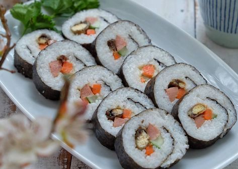 Resep Sushi, Cooking Tutorials, Photoshop Tutorial Design, Korean Food, Makanan Dan Minuman, Food Photography, Food And Drink, Ethnic Recipes, Essen