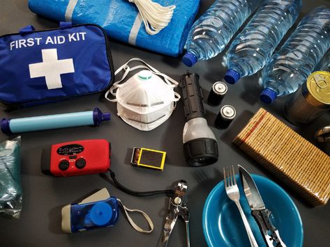 Basic First Aid, Home Doctor, Emergency Supplies, Bug Out Bag, Power Outage, Emergency Kit, Aid Kit, Outdoor Survival, First Aid Kit