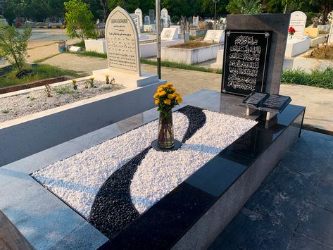 Beautiful Graveyard Beautiful Graveyard, Muslim Cemetery, Grave Design, Grave Monuments, Granite Memorial, Iphone Wallpaper Photography, Grave Yard, Wallpaper Photography, Cemetery Art