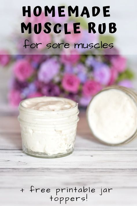 The free printable mason jar toppers are super cute! Discover this homemade muscle rub recipe! Homemade muscle rub with essential oils. #musclerub #essentialoils #bodybutter Mason Jar Toppers, Jar Toppers, Magnesium Cream, Magnesium Lotion, Salve Recipes, Muscle Rub, Lotion Recipe, Body Butters Recipe, Diy Lotion