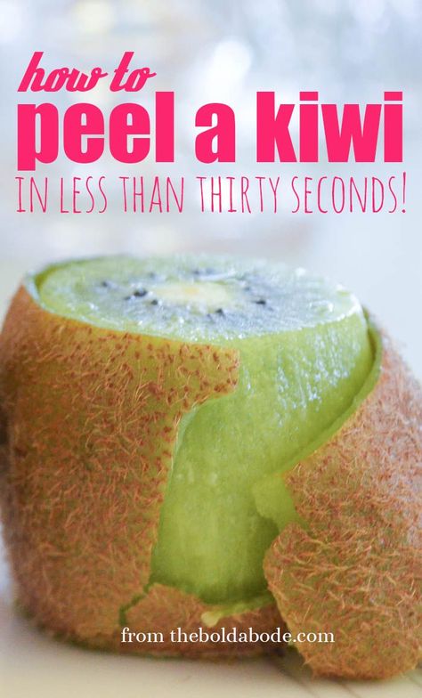 Love kiwis but hate to peel them? Try this little trick and you'll be buying them often and in bulk! Ways To Eat Kiwi, How To Eat Kiwi Fruit, How To Peel Kiwi, How To Eat Kiwi, Veggie Dishes, Fruit Recipes, Food Tips, Baking Tips, Cooking Kitchen