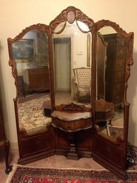 Old Antique Furniture, Room Ideas Victorian, Cheap House Decorating Ideas, Drawing Room Decoration, Cheap House, Drawing Room Decor, Gothic Furniture, Dream Furniture, House Decorating Ideas