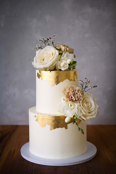 3 Tier 50th Wedding Anniversary Cake, Golden Anniversary Cake Ideas, 50th Wedding Anniversary Cakes Gold, Gold Wedding Anniversary Cake, Golden Anniversary Cake, Golden Wedding Cake, Golden Wedding Anniversary Cake, Gold And White Cake, Wedding Cake Simple Elegant