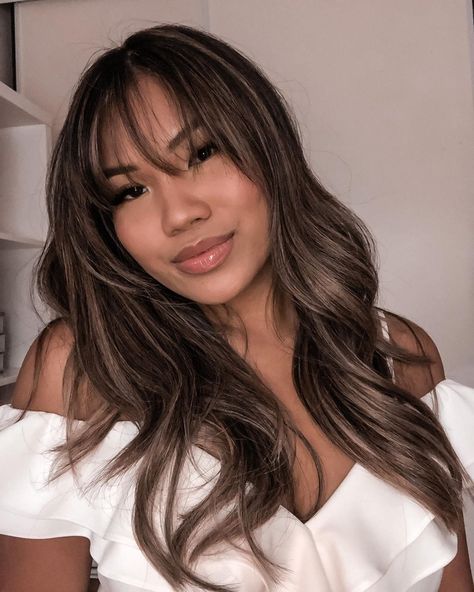 Hair For Brunettes Winter, Bangs Highlights Brown Hair, Balayage On Bangs, Black Hair Balayage With Bangs, Ashbrown Haircolor Highlights, Ashbrown Haircolor Balayage, Dark Hair Color Ideas Asian, Dark Balayage With Bangs, Partial Highlights With Bangs