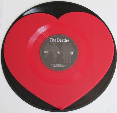 Pretty Vinyls, Red Aesthetic Heart, Heart Vinyl Record, Heart Vinyl, Beatles Love, Love Me Do, Red Vinyl, Vinyl Music, Record Player