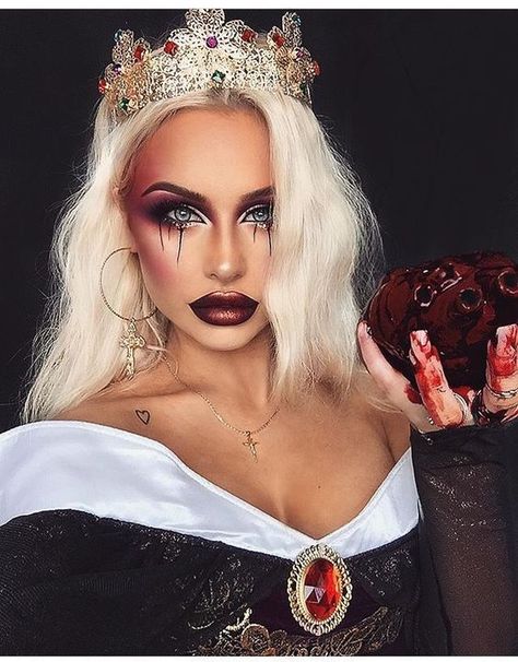 Halloween Costumes Women Scary, Evil Queen Costume, Makeup Zombie, Makeup Clown, Creative Halloween Makeup, Halloweenský Makeup, Halloween Make-up Looks, Cute Halloween Makeup, Halloween Makeup Ideas