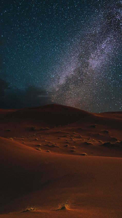 Desert Night Sky, Morocco Desert, Desert Aesthetic, Desert Night, Iphone Wallpaper Sky, Night Pictures, Night Landscape, Nature Posters, Mountain Photography