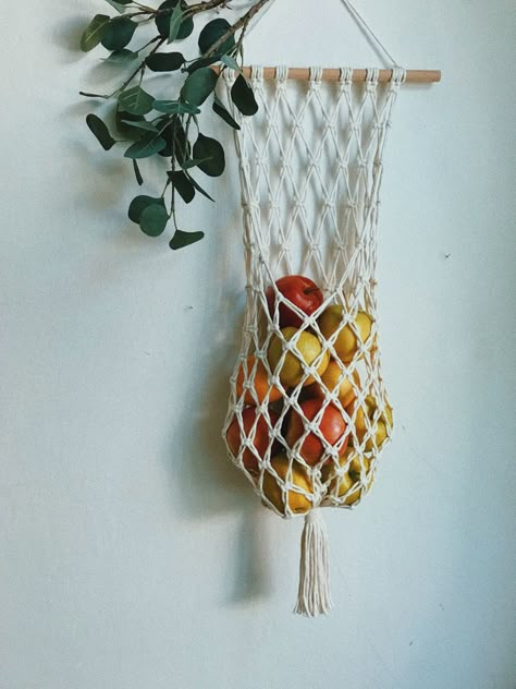 Macrame Fruit Basket, Hanging Fruit Basket, Hanging Fruit Baskets, Fruit Holder, Fruit And Veggies, Hanger Diy, Vegetable Storage, Crochet Plant, Fruit Storage