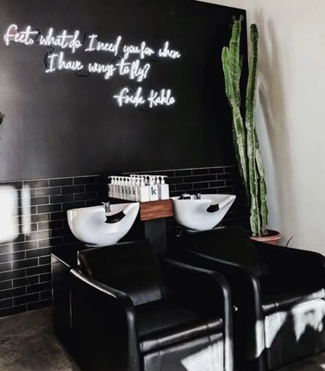 Diy Salon Decor Ideas, Makeup Salon Interior Design, Witchy Salon, Makeup Salon Interior, Holistic Salon, Hair Salon Interior Design Ideas, Salon Decor Studio, Black Salon, Hair Salon Interior Design