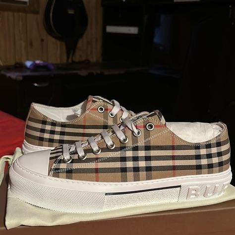 Burberry shoes ,new not used before, zise (11 UK )(45 EUR)size Burberry Sneakers Outfit, Luxury Sneakers Men, Cute Converse Shoes, Burberry Sneakers, Sneakers Outfit Men, Cute Converse, Shoe Wishlist, Burberry Vintage, Luxury Sneakers