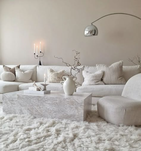 Pinterest Living Room, Beige Living Rooms, Apartment Living Room Design, Home Design Living Room, Apartment Decor Inspiration, White Living Room, Decor Home Living Room, Living Room Decor Apartment, Apartment Inspiration