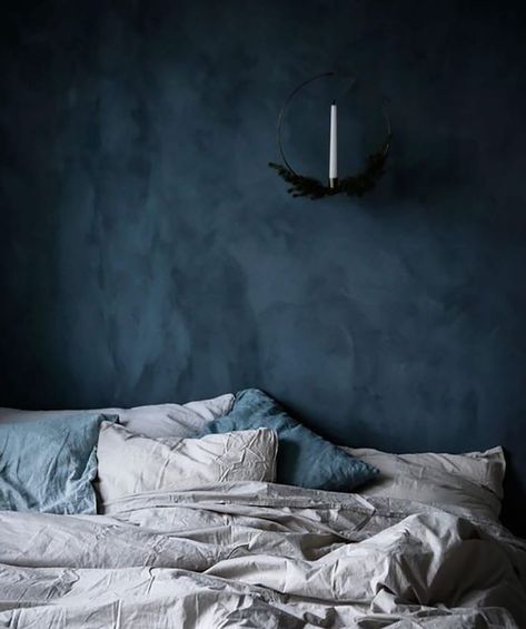 Bedroom Alternative, Concrete Effect Paint, Luxury Bedroom Furniture, Dark Bedroom, Room Deco, Perfect Bedroom, Bedroom Paint Colors, Bedroom Paint, Blue Bedroom