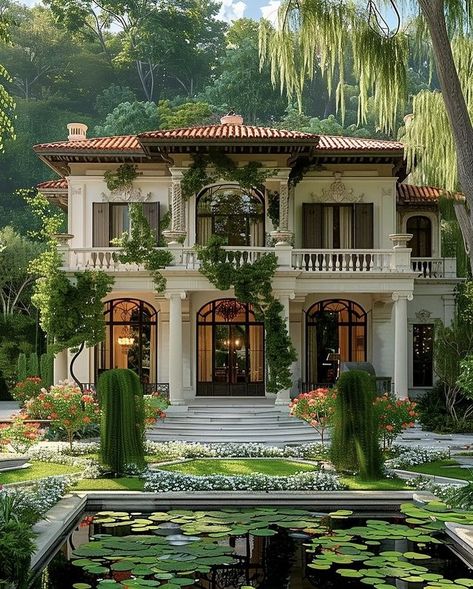 Italian Country House Exterior, Italian Style House Exterior, Italian Style Home Exterior, House Exterior Italian, Roman Style House, Italian Houses Exterior, Italy House Italian Villa, Italian Architecture Homes, Italian Homes Exterior