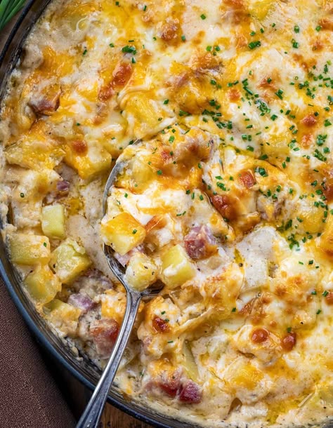 Ham and Potato Casserole Ham And Fried Potatoes, Potatoes And Ham Recipes, Ham And Potatoes Casserole, Ham And Cheese Potatoes, Ham Casserole Recipes Leftover, Dinner With Ham, Ham Recipes Leftover, Ham Leftover Recipes, Ham And Potato Recipes