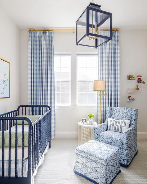 No baby blues 🤍 . . . Design by @haddyhouseinteriors Photography by @rachelalysemanning . #haddyhouseinteriors #houstoninteriordesign… | Instagram Preppy Nursery Boy, Classic Baby Boy Nursery, Elegant Baby Nursery, Southern Nursery, Baby Blue Nursery, Shared Boys Rooms, Beige Nursery, Blue Nursery Boy, Coastal Nursery