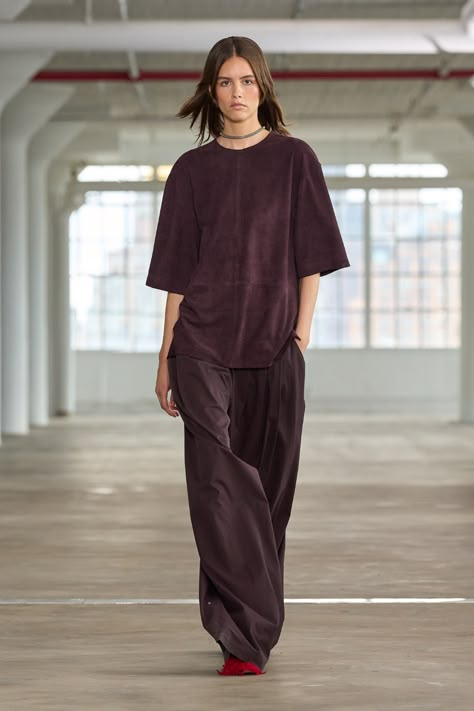 Shell Clothes, Scandi Minimalist, Slow Clothing, Soho Loft, London Apartment, Fall 24, Simple Chic, Work Attire, Minimal Fashion