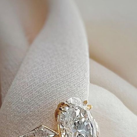 K A R I N A N O E L on Instagram: "✨When a design finds its perfect muse✨Congratulations Morgan & John! John proposed with a very elongated 2.50 carat oval-cut diamond with dramatic kite side stones in 18 karat yellow gold. Sublime 🌟!" Kite Side Stones, John John, Oval Cut Diamond, Maybe One Day, Oval Cut, A Design, Muse, One Day, A R