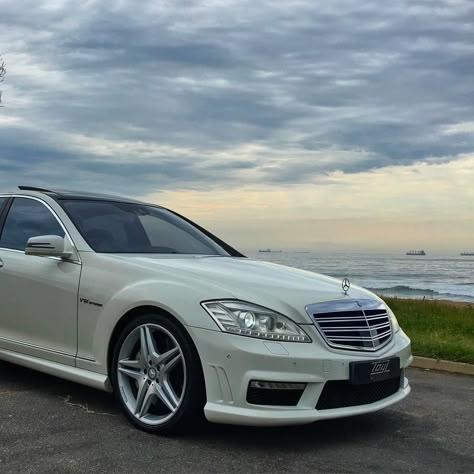 White Mercedes Benz, Cars Mercedes Benz, Benz Coupe, White Mercedes, S Class Amg, Mercedes Brabus, Benz S550, S65 Amg, Mercedes Benz Coupe