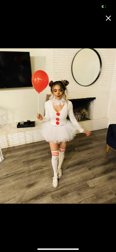 It Custome Halloween Women, Penny Wise Diy Costume, Penny Wise Women Costume, It Woman Costume, It Women Costume Clown, Women’s Pennywise Costume, Easy Pennywise Costume, Penniwyse Costume, Woman Pennywise Costume