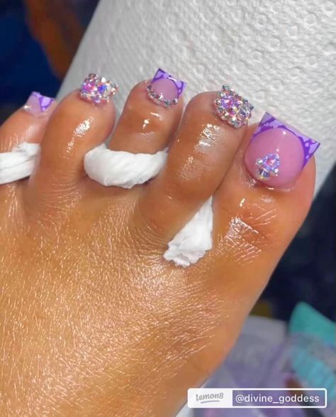 Acrylic Toe French Tip, Toes Nails Purple, Purple Toes Designs, Purple French Tips Toes, 90s Toe Nail Designs, Purple Toes Nails, Acrylic Toes With Rhinestones, Acrylic Toes And Nails Set, Toe And Nail Set Ideas