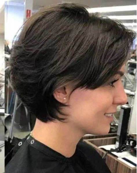 thick hair low maintenance short bob hairstyles - Google Search | Estilos de cabello corto, Peinados cabello corto, Cabello corto grafilado Short Layered Bob Haircuts, Short Haircuts With Bangs, Bob Cuts, Layered Bob Haircuts, Short Hairstyles For Thick Hair, Bob Haircuts For Women, Short Bob Haircuts, Penteado Cabelo Curto, Haircut For Thick Hair