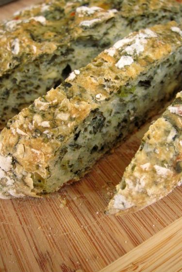 spinach feta bread Spinach Feta Bread, Feta Bread, Spinach Bread, Spinach Feta, Greek Olives, Food Bread, Bread Bun, Savoury Baking, Frozen Spinach