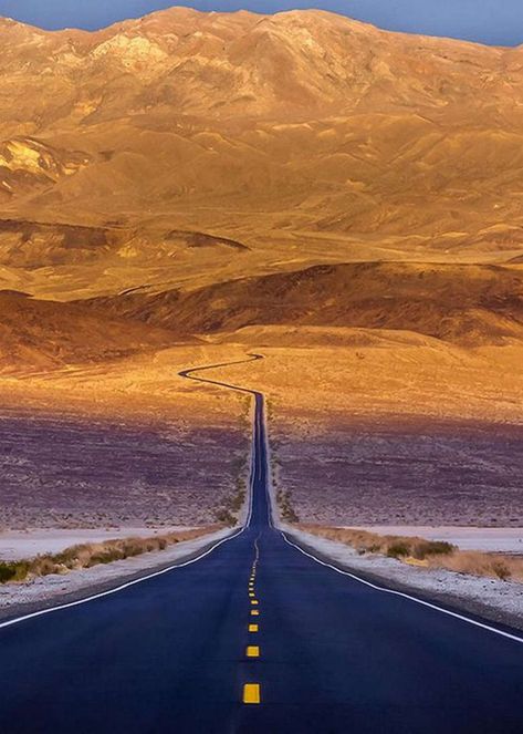 Late Night Randomness (27 Photos) - Suburban Men Places To Visit In California, Las Vegas Desert, Photography Composition, Beautiful Roads, Country Roads Take Me Home, Scenic Roads, Mojave Desert, California National Parks, Desert Landscape