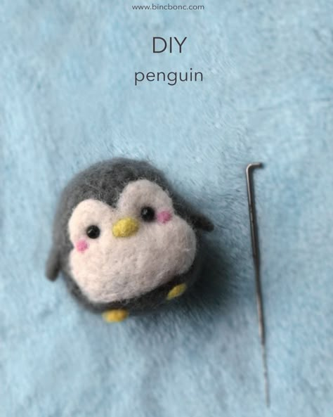 Wool Felting Tutorial, Needle Felted Penguin Tutorial, Needle Felted Ghost Tutorial, Needle Felting Diy Tutorials Free, Needle Felt Beginner, How To Felt Wool Tutorials, Felting Tutorials Beginner, Cute Felting Ideas, Wool Needle Felting Ideas