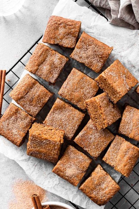 Brown Butter Maple Blondies - Eats Delightful Maple Brown Butter Blondies, Maple Blondies, Brown Butter Blondies, Maple Bars, Maple Brown, Blondies Recipe, Brown Butter, Holiday Food, Treat Recipe