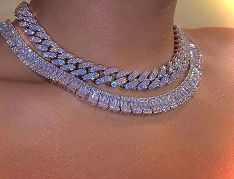 Diamond Chain Aesthetic, Silver Chain Aesthetic, Dope Jewelry Accessories, Silver Link Necklace, Cuban Link Necklace, Expensive Jewelry Luxury, Dope Jewelry, Gold Chain Jewelry, Expensive Jewelry