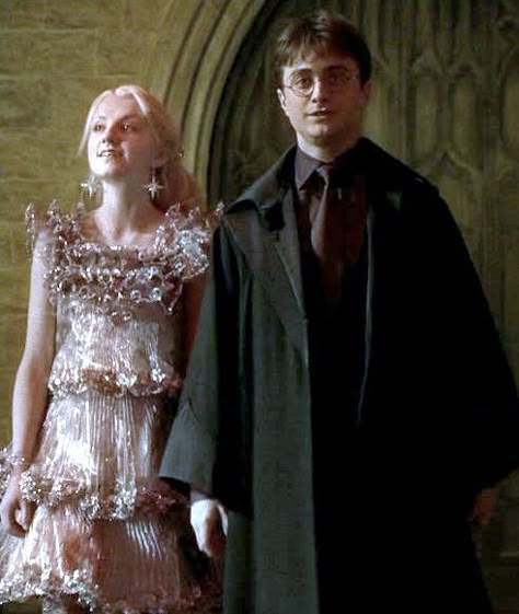 Luna And Harry....The Yule Ball Harry And Luna, Lovegood Aesthetic, Luna Lovegood Aesthetic, Yule Ball, Hogwarts Dr, Harry Potter Cast, Golden Trio, Harry Potter Aesthetic, Luna Lovegood