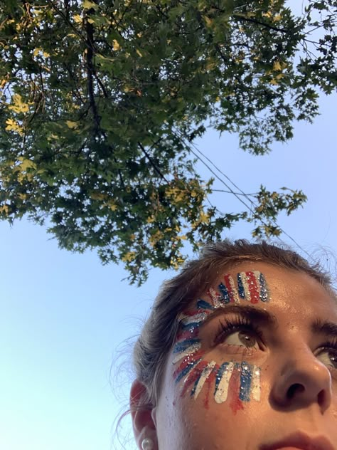 America Student Section Theme, July 4th Leg Painting, Fnl Face Paint Aesthetic, 4th Of July Simple Makeup Looks, Usa Theme Outfit Football Games Face Paint, Forth Of July Body Art, Forth Of July Makeup Simple, Fourth Of July Face Paint Adult, Flag Face Painting Ideas