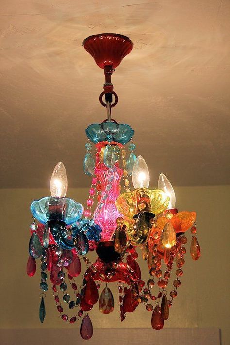 dozydawn on Tumblr Colorful Chandelier, Bedroom Bohemian, Chic Lamp, Diy Bird Feeder, Lampe Decoration, Deco Boheme, Trendy Bedroom, Bad Design, Beautiful Chandelier