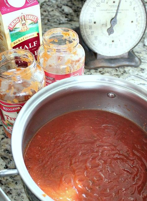 Easy Tomato Bisque Soup, Tomato Soup From Marinara Sauce, Tomato Soup Using Marinara Sauce, Tomato Soup From Pasta Sauce, Tomato Soup With Spaghetti Sauce, Tomato Soup With Pasta Sauce, Pasta Sauce Tomato Soup, Tomato Soup From Spaghetti Sauce, Canned Tomato Soup Hacks