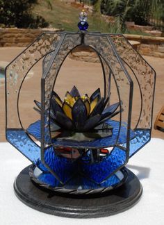 Glass Candle Stand, Stain Glass Ideas, L'art Du Vitrail, Making Stained Glass, Glass Suncatchers, Tiffany Stained Glass, Stained Glass Suncatchers, Stained Glass Flowers, Stained Glass Diy