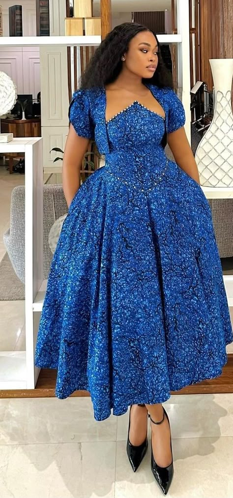 Ankara Gathered Dress, Simple Ankara Gown Styles, Beautiful Ankara Gowns, Ankara Dress Designs, Ankara Long Gown Styles, Shweshwe Dresses, Ankara Dress Styles, Classy Gowns, Modest Dresses Fashion