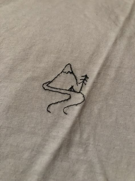 Mountain icon I stitched on a Tshirt for my boyfriend! #stitching #embroidery Tshirt Stitching Ideas, Embroidery Tshirt For Boyfriend, Mountain Embroidery Simple, Simple Embroidery Tshirt, Masculine Embroidery Designs, Embroidery Mountains Simple, Embroidery For Boyfriend, Manly Embroidery, Mountain Embroidery Pattern