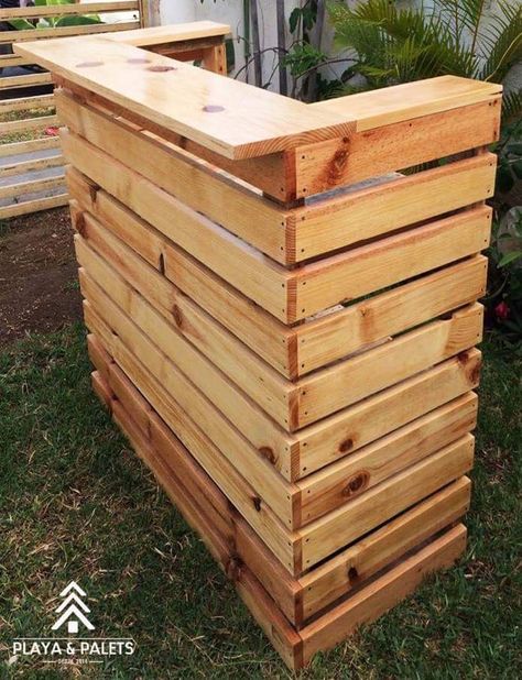 Wooden Home Bar, Ideas Con Madera, Vendor Booth Display, Craft Fair Booth Display, Diy Pallet Bed, Outdoor Barbeque, Pallet Garden Furniture, Food Park, Craft Fairs Booth