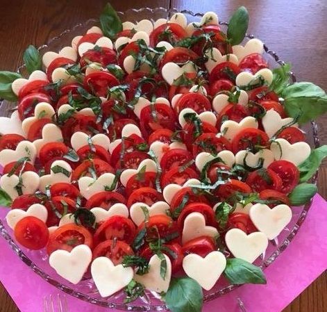 Heart Shape Sandwiches, Galentines Taco Theme, Valentines Day Fruit Tray, Valentines Board Food, Conversation Heart Theme Party, Charcuterie Valentines Board, Galentines Brunch Tablescape, Heart Themed Food, Classy Galentines Party