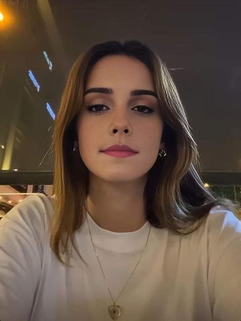 Emma Watson Funny, Emma Watson Casual, Jennifer Aniston Videos, Deni Denials, Photo Emma Watson, Dubai Video, Emma Watson Pics, Emma Watson Style, For The Last Time