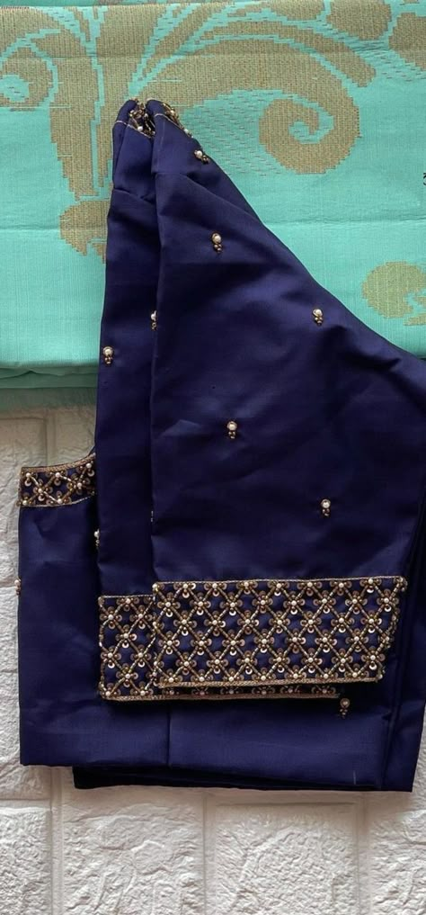 Blouse Design Maggam Work, Simple Aari Work Blouse Design, Simple Aari Work Blouse, Blouse Designs Aari Work, Aari Work Blouse Design, Simple Aari Work, Blue Blouse Designs, Blouse Maggam Work, Boat Neck Blouse Design