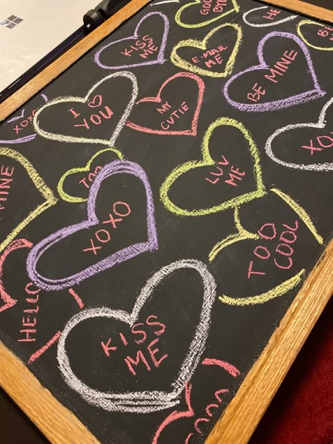 Valentines Day Whiteboard Art, Valentine Chalkboard Art Ideas, Valentines Chalk Board Design, Valentines Day White Board Ideas, Chalkboard Art Designs, Valentines White Board, Valentines Signs Chalkboard, Chalkboard Valentines Day, Valentines Day Window Chalk Art