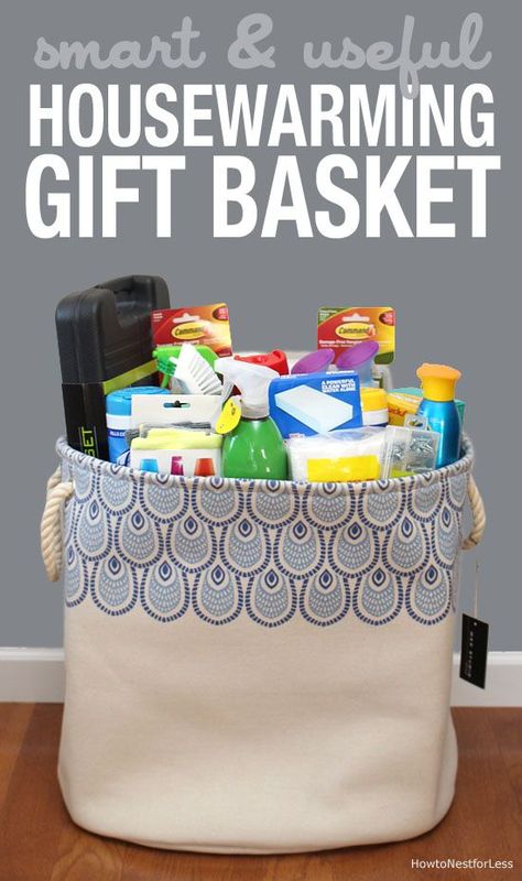 Smart and useful housewarming gift basket! LOVE that you give people what they actually need in the first few days (or things they might forget to buy... like trash bags!) Housewarming Gifts For Men, Housewarming Gift Basket, Housewarming Ideas, Housewarming Gift Baskets, House Warming Party, Apartment Gift, Housewarming Gift Ideas, Diy Gift Baskets, Creative Diy Gifts