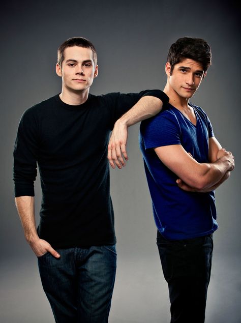 Stiles and Scott, <i>Teen Wolf</i>  - Seventeen.com Adult Brothers Photography Poses, Posing Seniors, Brother Poses, Brothers Photography, Brother Photos, Teen Wolf Seasons, Sibling Poses, Sibling Photography