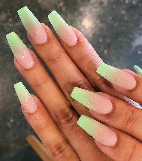 Green Ombre Nails, Unghie Sfumate, Green Acrylic Nails, Ombre Acrylic Nails, Fall Acrylic Nails, Thanksgiving Nails, Vacation Nails, Unique Acrylic Nails, Acrylic Nails Coffin Short