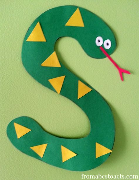 Preschool Letter S, Letter S Crafts, Tot School Themes, Letter S Activities, Paper Craft Ideas For Kids, Preschool Letter Crafts, Alphabet Crafts Preschool, Abc Crafts, Alphabet Letter Crafts