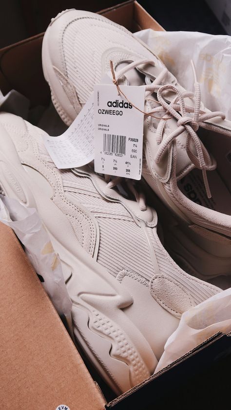 Adidas Ozweego Sneakers (Beige) Review — Giselle Arianne Oweezgo Outfit, Nike Ozweego, Beige Sneakers Outfit, Adidas Ozweego Outfit, Adiprene Adidas, Therapist Style, Casual Athleisure Outfits, Ozweego Adidas, Sneakers 2022