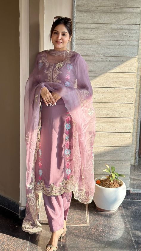 #BEAUTY ,#REALATIONSHIPS #Fashion #Outfits #Winter Outfits #Animals Suits For Women Indian Punjabi, Pink Suits Women, Baani Sandhu, Suits For Women Indian, Haldi Dress, Punjabi Singer, Lace Suit, Latest Bridal Lehenga, Trendy Outfits Indian