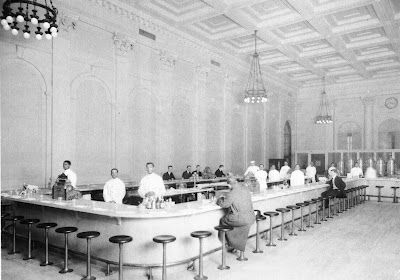 (what is this?): The Romance and Pain of Penn Station Penn Station Nyc, Historic Interiors, Rail Station, Nyc History, Vintage Nyc, Penn Station, Vintage Architecture, I Love Nyc, Vintage Pics